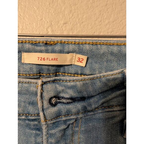 Levi's 726 Wide Leg Flare Denim Jeans Womens 32 Light Wash High Rise Distressed - Picture 3 of 11